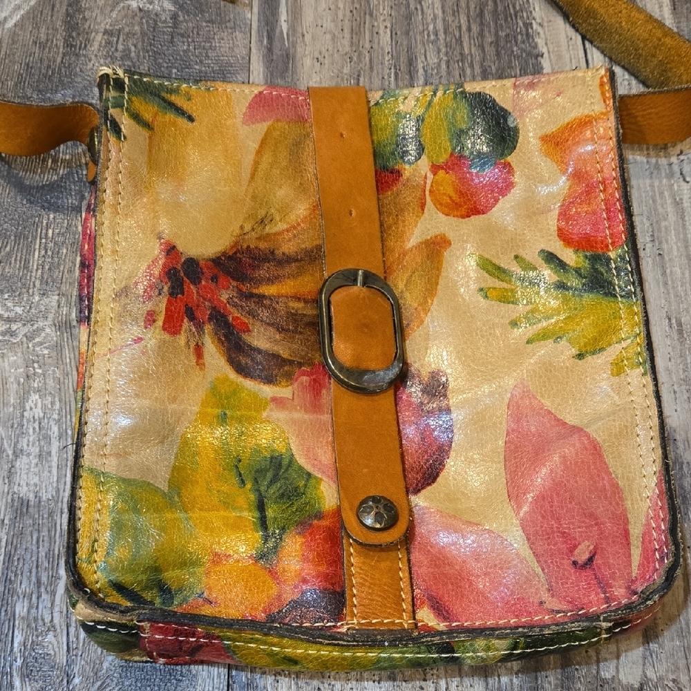 Patricia Nash Tan Leather Accent